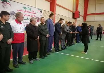تکریم خانواده شهدا موجب عزت و سربلندی جامعه است