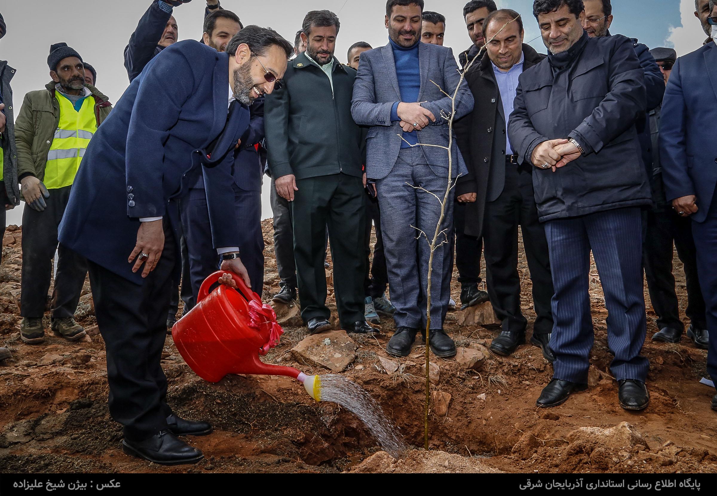 درخواست استاندار آذربایجان شرقی برای تسریع در بازسازی سالن تولید طرح هیپ‌لیچینگ مجتمع مس سونگون
