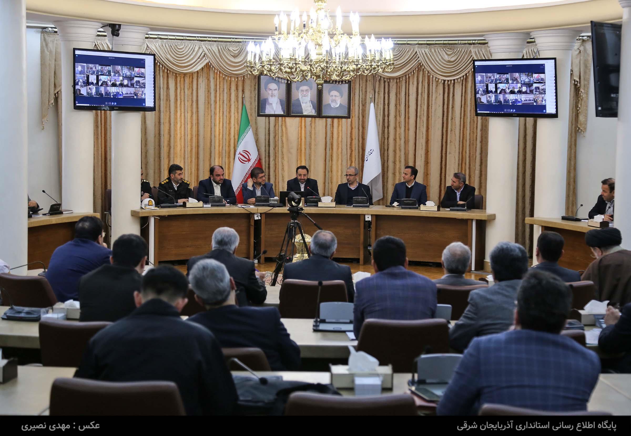 خواندن، عامل بروز توسعه فردی و اجتماعی و نجات بشر از تاریکی جهل است