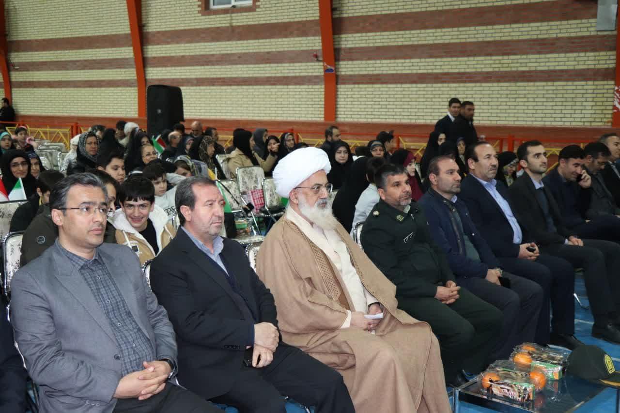 سیاست ما در قبال شهرستان‌ها پیگیری مسائل بر مبنای خرد جمعی است/ به دنبال احیای جایگاه تاریخی مرند هستیم