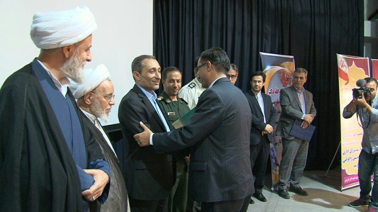 احزاب، عقلانیت سیاسی را در جامعه تقویت کنند