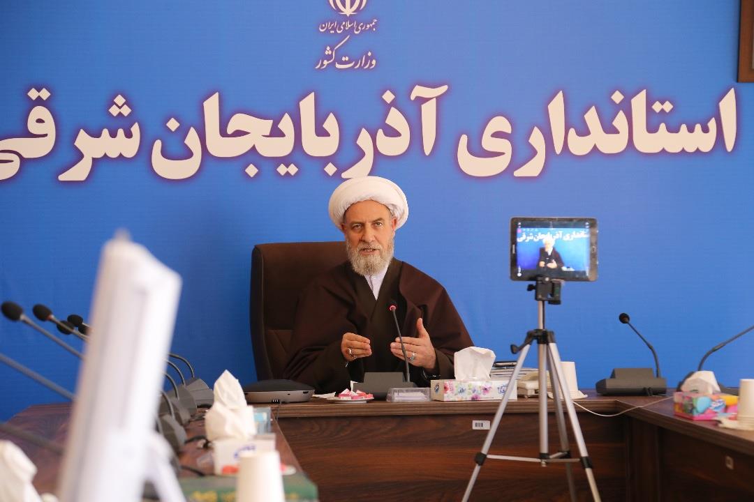 همه دلسوزان انقلاب باید از جمهوریت و مردم‌سالاری دینی حراست کنند
