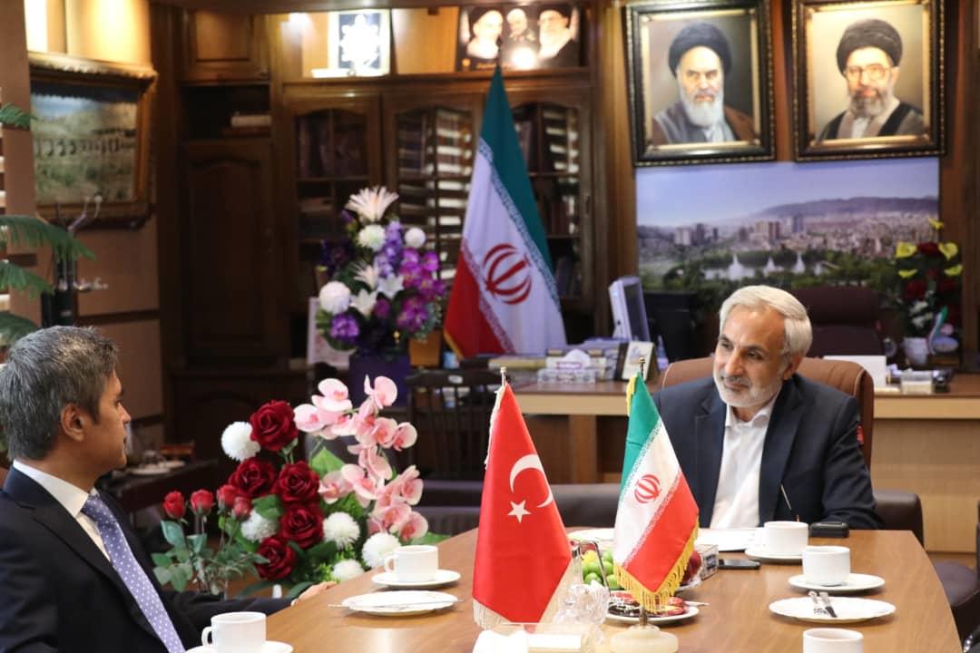 شهرداری تبریز از دستگاه‌های تاثیرگذار در امر مبارزه با مواد مخدر و نگهداری معتادان است