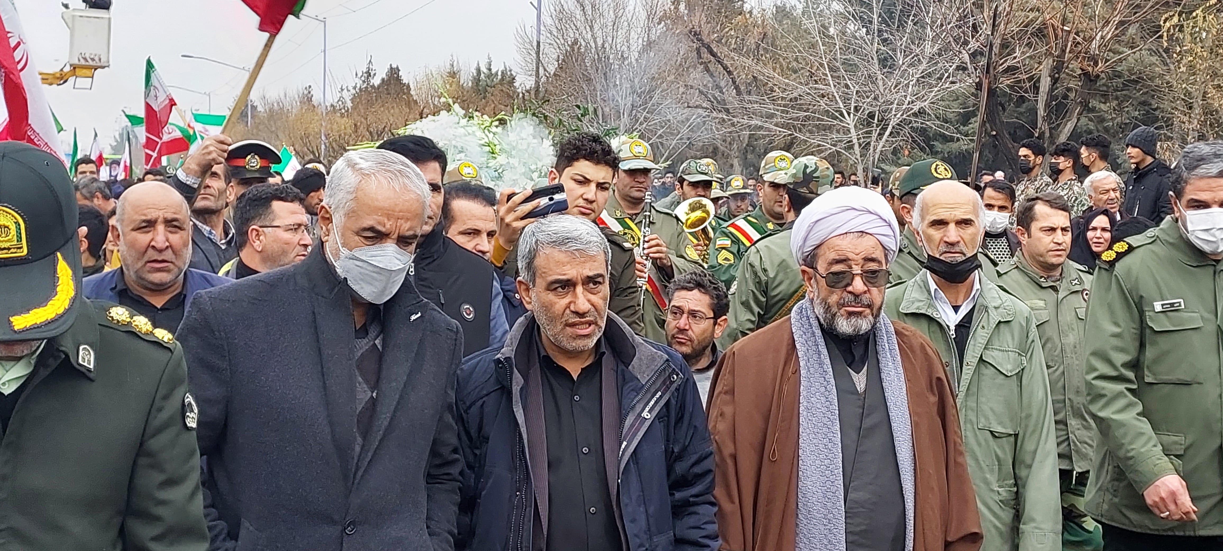 دولت انقلابی در همراهی با سپاه پاسداران هیچ تردیدی ندارد