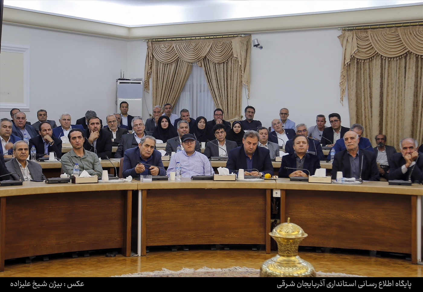 دیدار اعضای ستادهای انتخاباتی دکتر پزشکیان در آذربایجان شرقی با استاندار