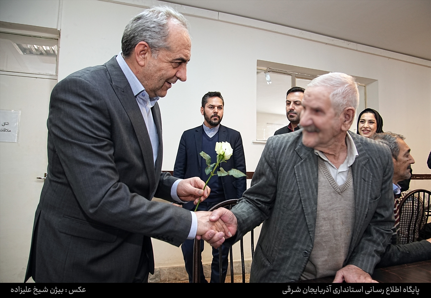 در آستانه تحویل سال/ استاندار به دیدار سالمندان رفت