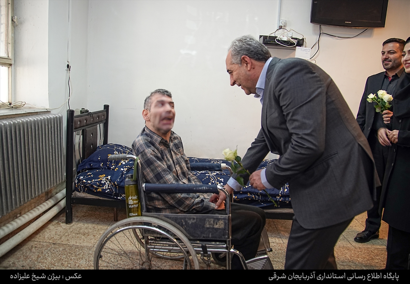 در آستانه تحویل سال/ استاندار به دیدار سالمندان رفت