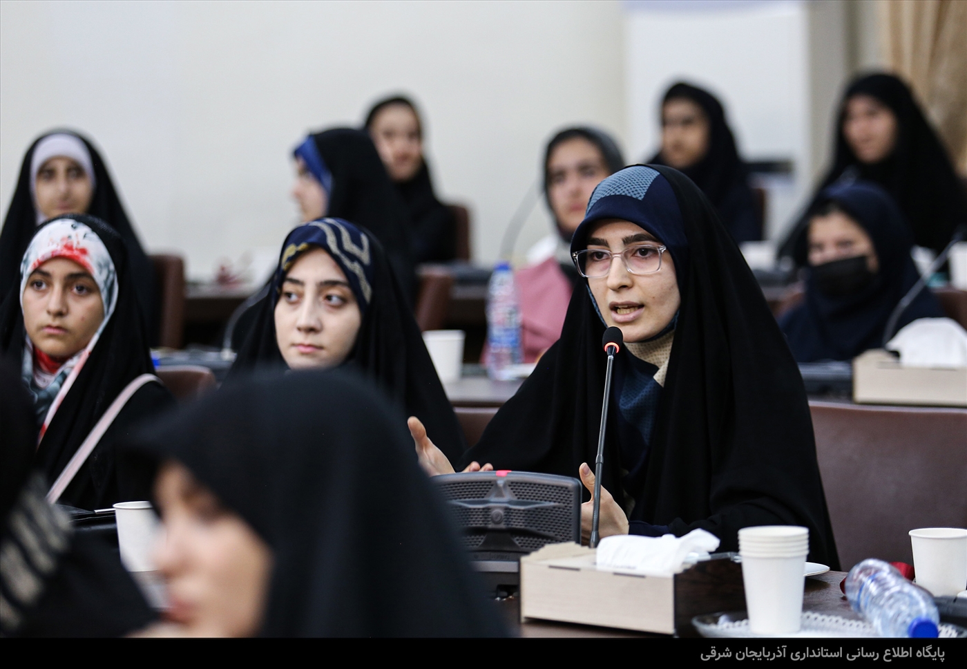 نشست صمیمی با جمعی از دختران فعال به مناسبت روز دختر