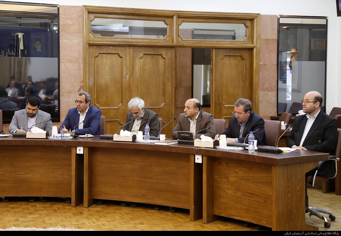 نشست فرمانداران استان با حضور استاندار