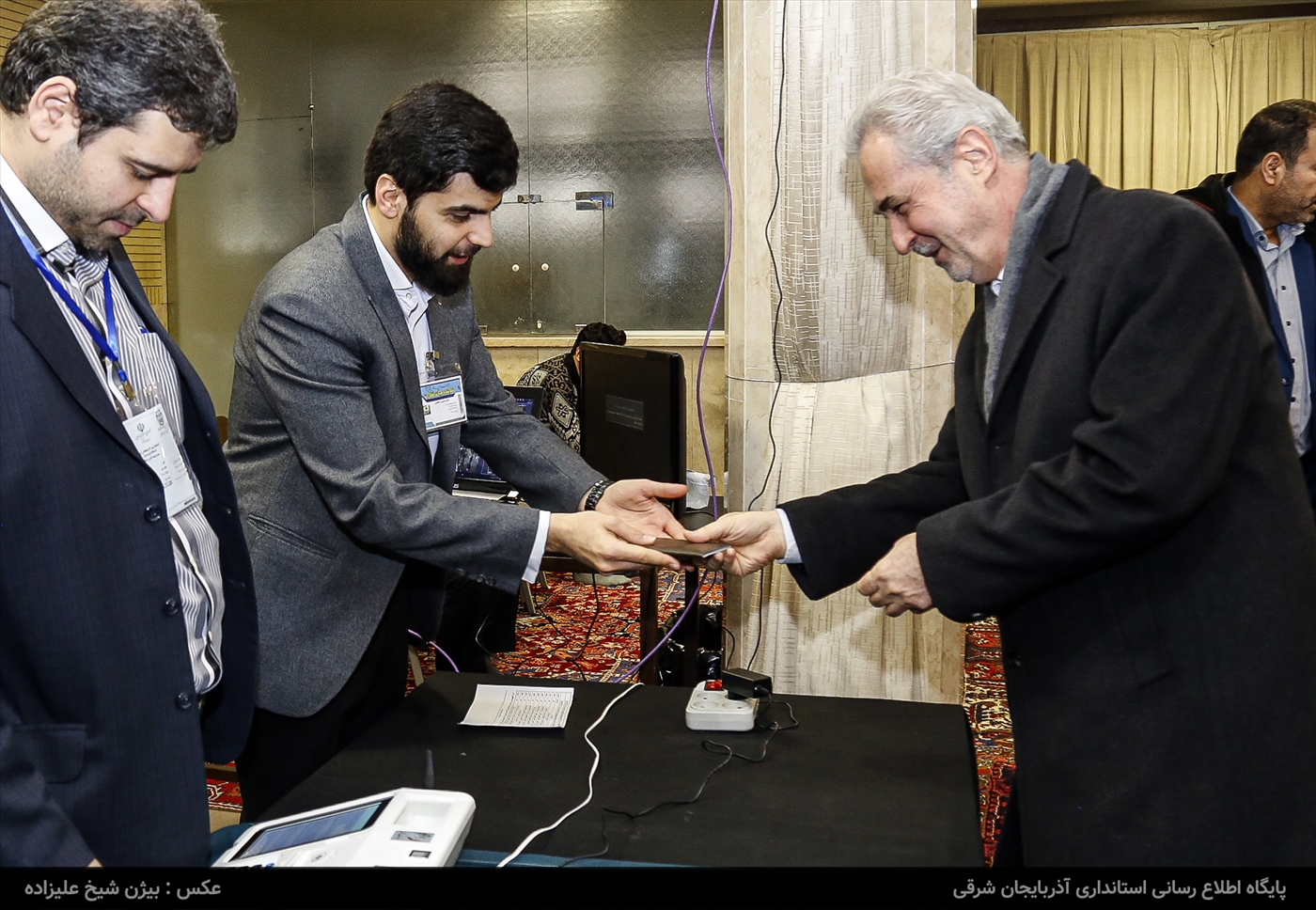 حضور استاندار پای صندوق رای 