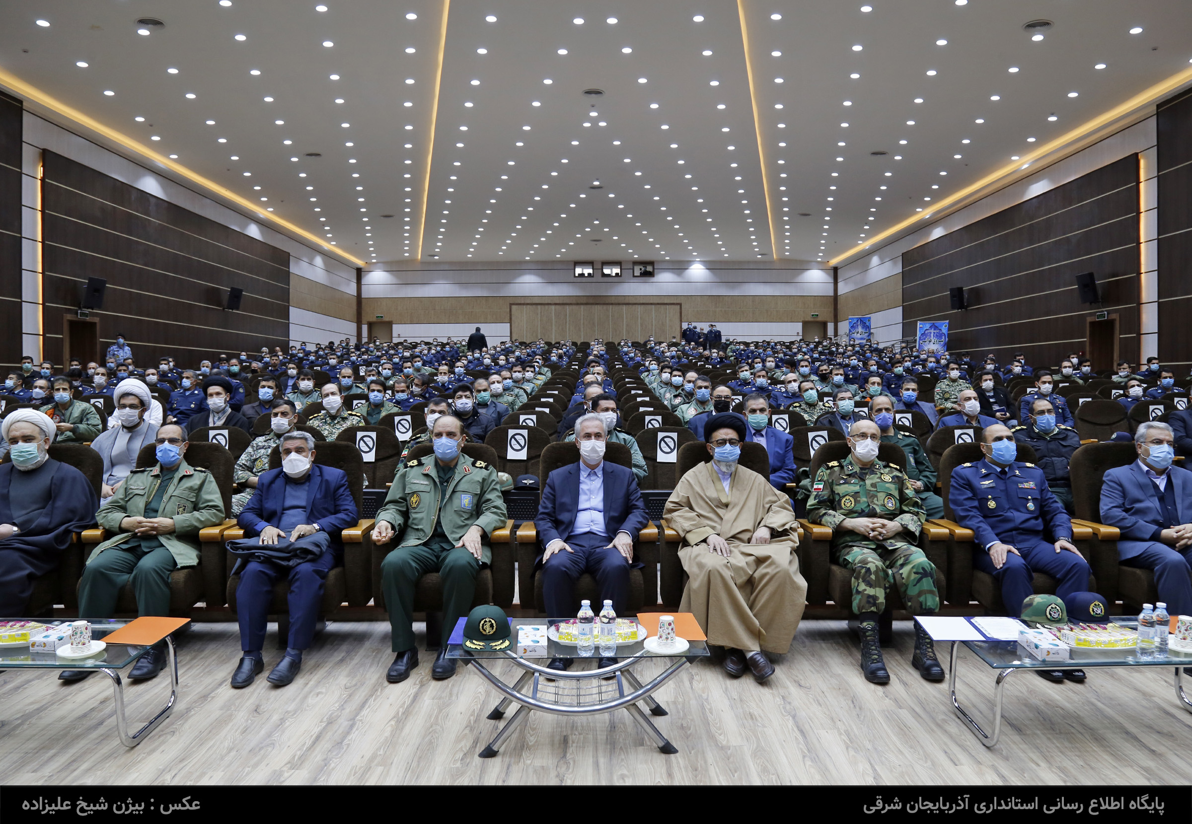 حضور استاندار در پایگاه دوم شکاری بمناسبت روز نیروی هوایی