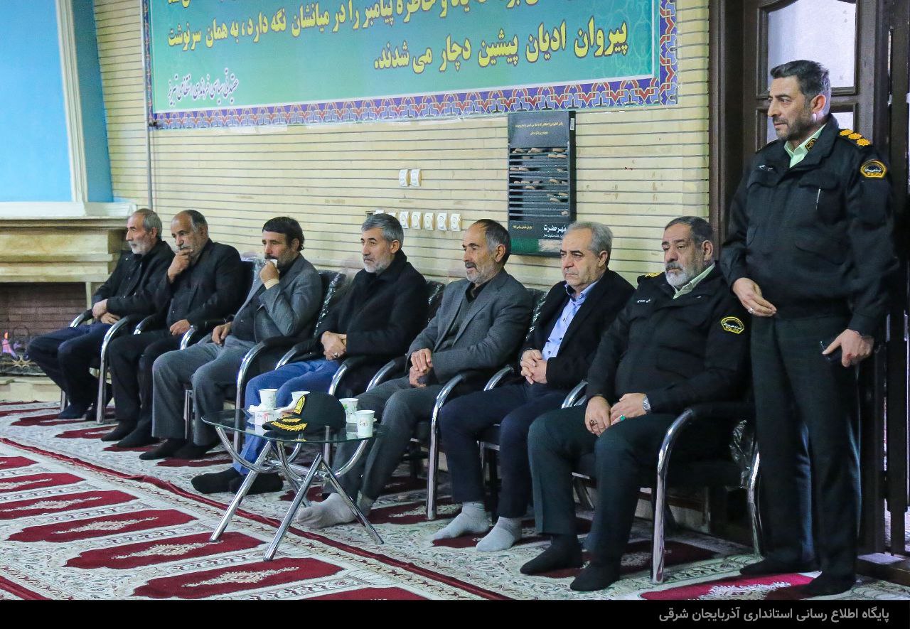 حضور در مراسم بزرگداشت شهدای سانحه هوایی فراجا